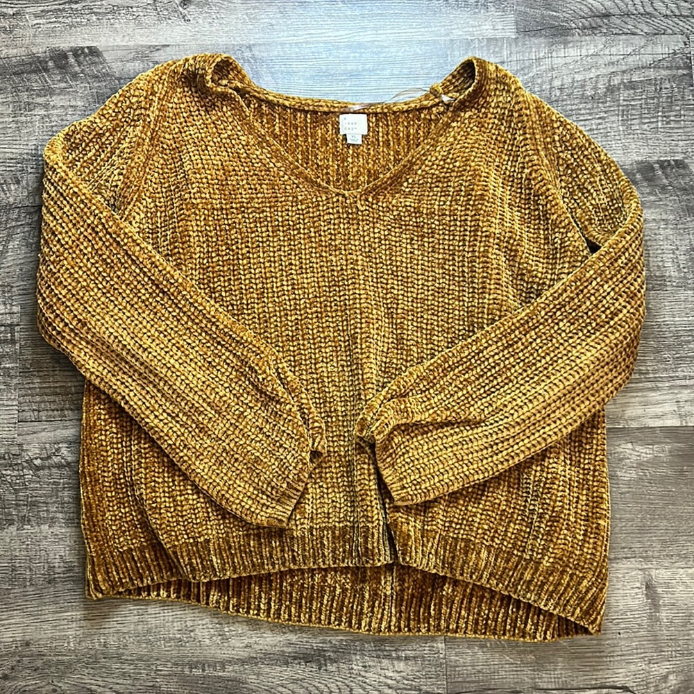 ⭐️ XL Mustard Sweater